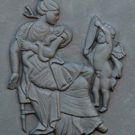 Placa decorada de hierro fundido Venus para chimenea – Dimensiones cm 80 x 80 h x 1,2 (espesor)