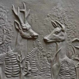 Placa de chimenea de hierro fundido decorada CIERVIOS – Dimensiones cm 60 x 60 h x 1 (espesor)